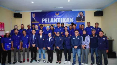 Nilam Sari Lawira Lantik Tujuh DPC NasDem Poso