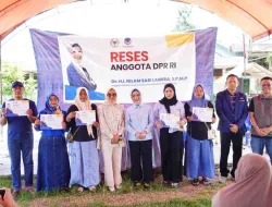 Reses Nilam Sari Lawira, Salurkan PIP Fase II di Poso