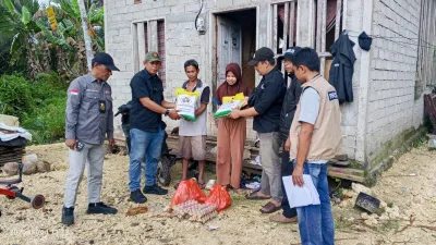 PWI Peduli, Wartawan Buol–Tolitoli Salurkan Sembako ke Warga Miskin Ekstrem