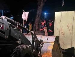 Denzipur 15 SLM Sigap Evakuasi Truk Terguling di Poso